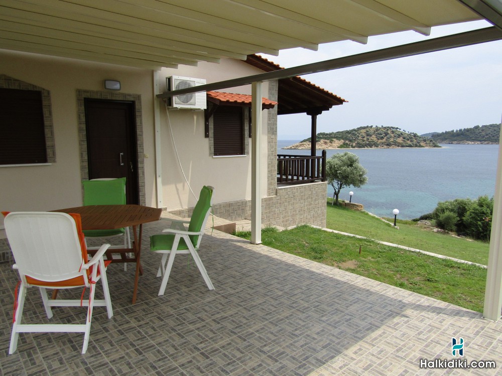 Villa Venus Paradise, Villa Venus Paradise is located in Lagonisi beach, in Sithonia, right by the sea
